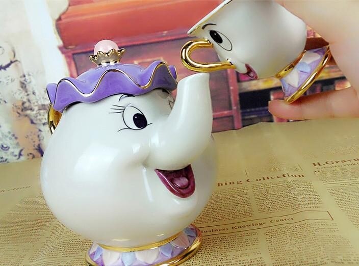 Disney Beauty and the Beast Mrs. Potts Teapot Set With 2 Chip Cups