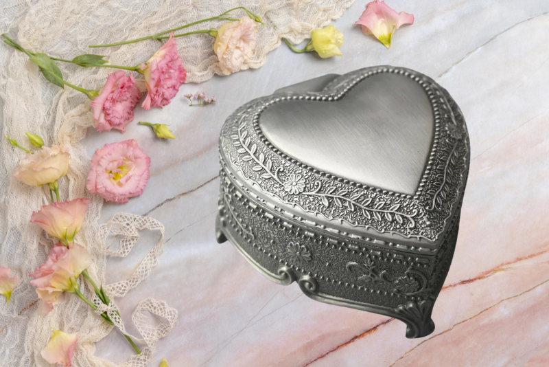 Metal Heart Shaped - Music Chest